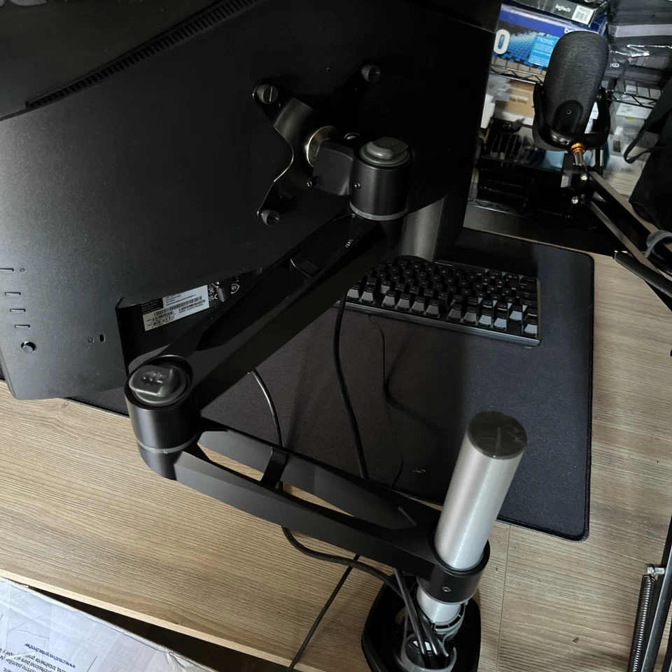 3M Dual-Swivel Monitor Arm 4 1/2 x 19 1/2 Black/Gray MA140MB - Image 1 of 4