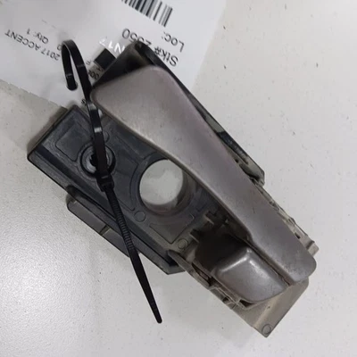 Manija de puerta interior delantero izquierdo del conductor Hyundai Accent 2017 2016 2015 2014 Foto 1 de 4