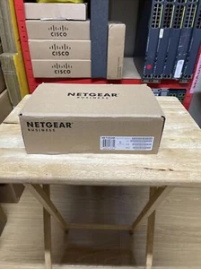 8 ports NETGEAR GS110TP-300EUS, commutateur professionnel géré intelligent Gigabit Ethernet, 8x GbE - Photo 1/3