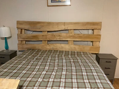 Cabecero de arce Live Edge, 75" de ancho por 26" de alto Foto 1 de 4