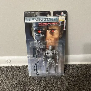 1991 Terminator 2 Techno-Punch with Super Smashing Action - Kenner - NEW IN BOX - Bild 1 von 13