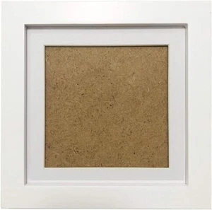 5x5 Bilderrahmen mit 4x4 Öffnungspassepartout. Weißer quadratischer Bilderrahmen. Massivholz... - Bild 1 von 3