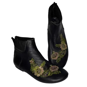 Irregular Choice W sz 10-11 Black Embroidered Leather Boots Shoes Booties RARE - Picture 1 of 16