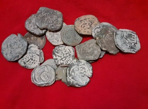 Super RARE 1600's Spanish Pirate Shipwreck Cob Coin Era Maravedi Colonial RANDOM Cover