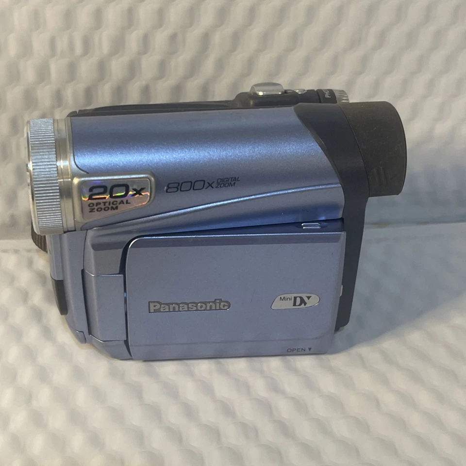 PANASONIC PV-GS12 Mini DV Hybrid Camcorder 20x Zoom Untested As Is! - Image 1 of 4