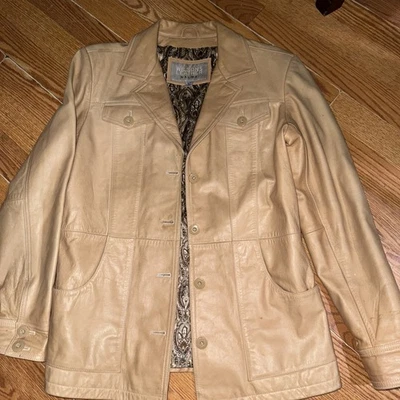 Abrigo tipo blazer tipo abotonada Wilson Leather maxima beige talla grande Foto 1 de 4