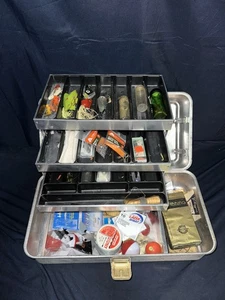 Vintage UMCO 204A Fishing Metal Tackle Box Full Lures Weights Bobbles Line - Picture 1 of 18