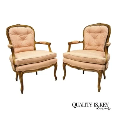 Sillones con respaldo de caña de nogal tallados estilo provincial francés Luis XV - un par Foto 1 de 4