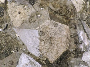 SKUTTERUDIT aus Marokko * SELTENES MINERAL * 2,7 cm - Bild 1 von 1