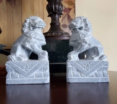 4" HAND CARVED ORIENTAL FOO DOG PAIR FIGURINES, GREY STONE - Image 1 of 4