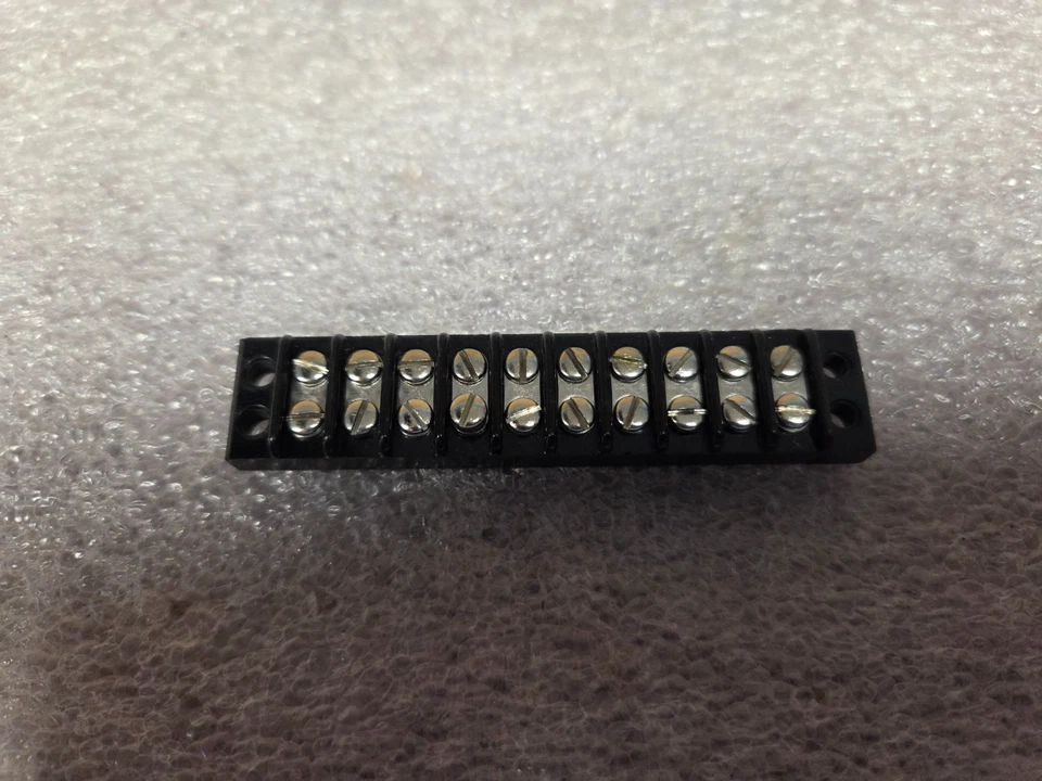 '1 PIECE' - PN# 10-172, 410-10, 410-GP-10 - TRW / CINCH TERMINAL BOARDS - Image 1 of 3