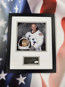 Buzz Aldrin Firmado Corte Jsa Automático Personalizado Enmarcado Astronauta NASA - Imagen 1 de 3