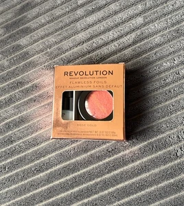 Makeup Revolution London Flawless Foils Eye Shadow Rose Gold NEW IN BOX - Picture 1 of 7