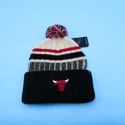 '47 Marca Chicago Bulls Sombrero de Invierno Para Hombres Negro Rayas Tejido Acrílico Gorro NBA Pom Foto 1 de 4