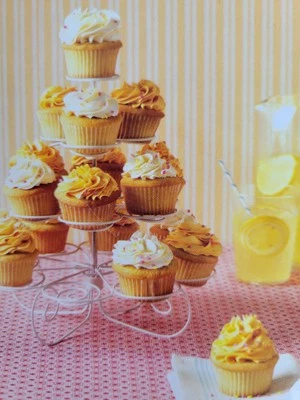 Soporte de metal recubierto de árbol de cupcakes colección Martha Stewart para 18 magdalenas Foto 1 de 4