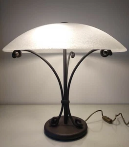 LAMPADA TAVOLO fungo ombrello vetro satin VINTAGE abat jour FERRO BATTUTO 50 cm - Foto 1 di 10