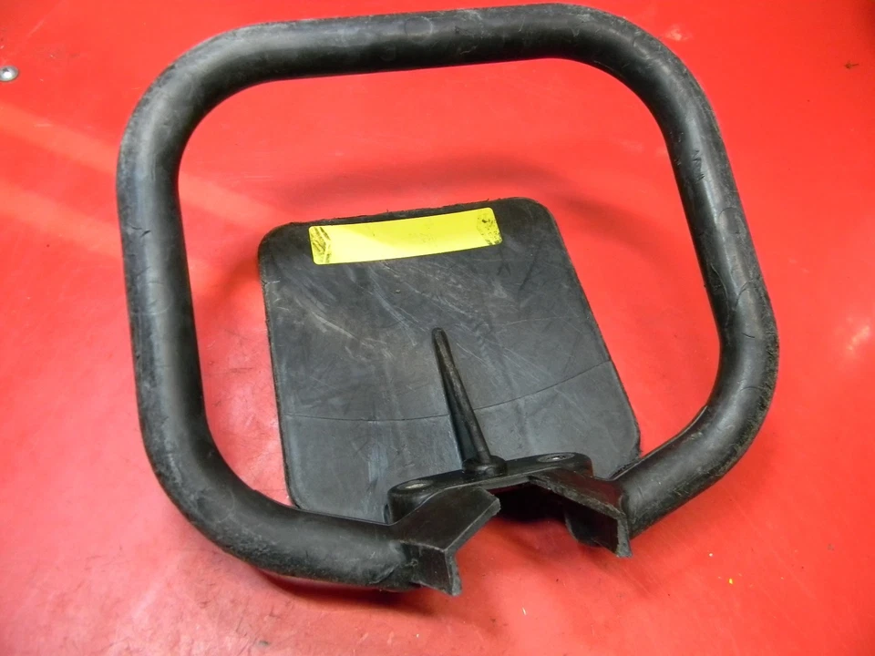 HANDLE BAR FOR REDMAX TRIMMER CHT230     ----    BOX 497 X - Image 1 of 1