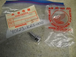 NOS OEM Honda Schraube 8x23 1985-2001 CB125 CMX250 GL1500 90123-KR3-000 - Bild 1 von 4