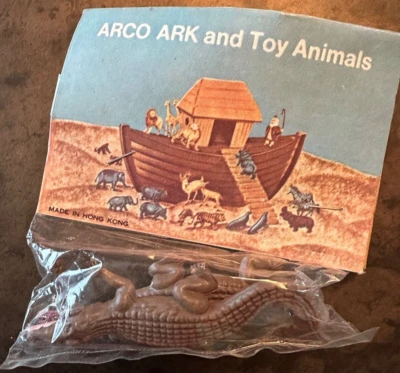 De colección Nuevo en Paquete ARCO Cocodrilo Arca de Noé Juguete Animales Años 70’s Foto 1 de 2