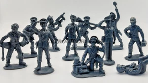 ATLANTIC SOLDATINI SCALA 1/32 AVIATORI VINTAGE '70 SET POSE COMPLETO - Picture 1 of 5