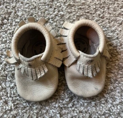 Mocasín con flecos FP recién elegido beige tostado marrón color neutro talla 2 Foto 1 de 2