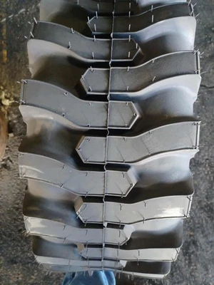 NEUMÁTICO 12x16,5 tracción delantera R-4 nuevo exceso de existencias 6 capas R-4 12165 12 16,5 Foto 1 de 4