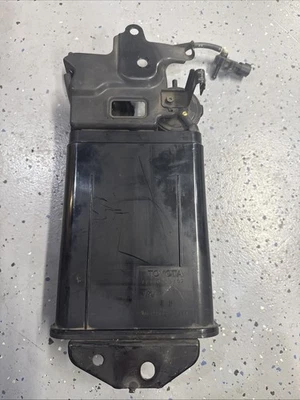 Bote de carbón de vapor combustible Toyota Avalon Camry 2002-2004 OEM 77740-06111 Foto 1 de 4