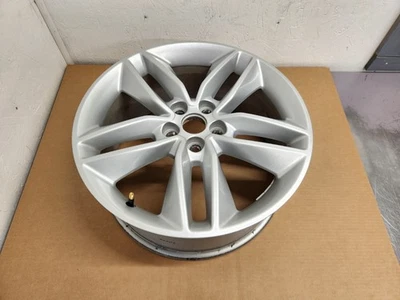 Llanta Ford Edge 2015-2018 llanta de 18" aluminio 18x8 FT4C-1007-A1B OEM #C897 Foto 1 de 4