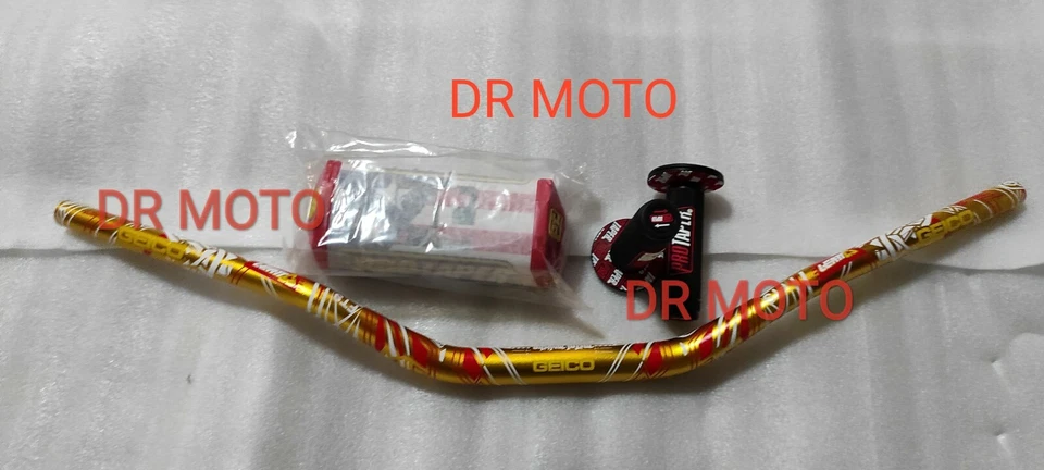 KIT MANUBRIO PRO TAPER STERZO COLORE Oro GEICO NUOVO PARACOLPI MANOPOLE cod035 - Immagine 1 di 1