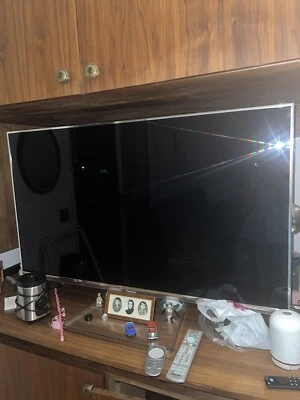 Panasonic Viera 47-inch TX-L47WT65B TV - Image 1 of 4