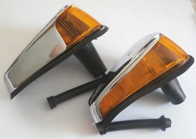 BUG SUPER BEETLE FRONT TURN SIGNAL ASSEMBLY PAIR LEFT RIGHT 1970-1979 VOLKSWAGEN - Image 1 of 2