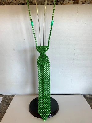 NUEVO Collar Corbata VERDE CON Cuentas, Corbata de MALLA es de 12" de Largo Ajustable RARO Elegante Foto 1 de 4