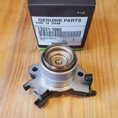 KAWASAKI Genuino Ninja ZX7 ZX7R ZX7RR ZX9R CONJUNTO DE LIBERACIÓN DE EMBRAGUE NUEVO 13231-1065 Foto 1 de 4