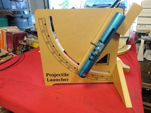 Projektilwerfer Grundlagen Physik Marmorwerfer Wissenschaft Bildung schön - Bild 1 von 6