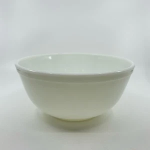 Pyrex Set Of 3 White Mixing Bowls - 1.5Pt /1.5QT/2.5QT Nesting Bowls MilkGlass - Picture 1 of 13
