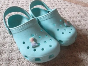 Crocs Kids Clog Elsa Girls Size J1 Pretty Blue w/ Elsa Charms / Jibbitz - Picture 1 of 6