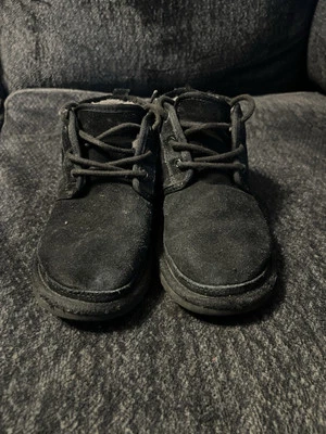 Б/У без коробки UGG молодежи мальчика Neumel II шнурует вверх комфорт чукка ботинки черный размер 7 - Изображение 1 из 4