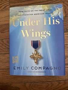 Under His Wings: A Tribute to the - Hardcover, by Compagno Emily - Good b - Imagen 1 de 1