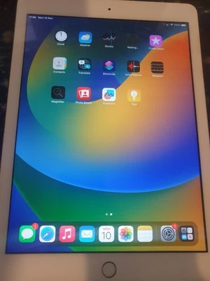 Apple iPad 5th Generation 128GB, 4G + Wi-Fi 9.7in - Image 1 of 4