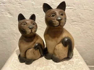 Holzfiguren Deko Katzen Massivholz Höhe 20 und 16 cm - Picture 1 of 5