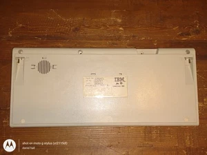 IBM KEYBOARD 1391401 BOTTOM COVER ONLY - NO FEET NO SCREWS Vtg Original 18JAN88 - Picture 1 of 11