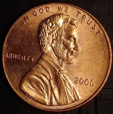 RED 2006-P Lincoln Memorial Cent Variety. Doubled Die Obverse FS-102 - Image 1 of 4