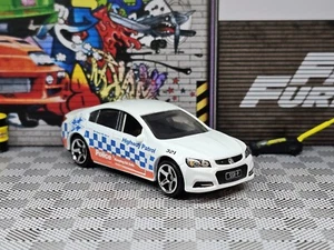Matchbox MBX 70 Years Team Holden White Holden VF Commodore SSV Highway Patrol  - Picture 1 of 7