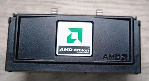 PROCESSORE AMD ATHLON K7 AMD-K7700MTR51B A 700MHZ SLOT A DISSIPATORE 512MB CACHE - Foto 1 di 6