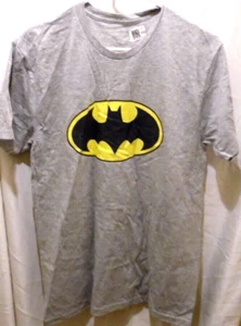 Batman Logo T-Shirt Size Medium New Never Worn To Tags - Picture 1 of 3