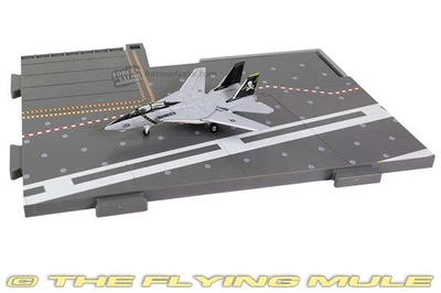 Forces of Valor 1:200 F-14A Tomcat USN VF-84 Jolly Rogers AJ201 w/Carrier Deck - Image 1 of 4