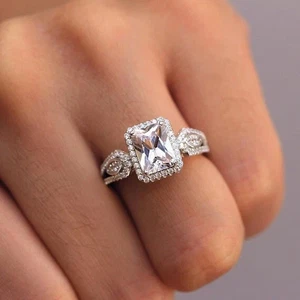 Emerald Simulated Diamond Pretty Stunning Wedding Ring In 14k White Gold - Picture 1 of 5