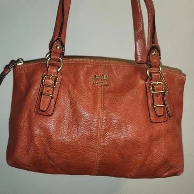 Сумка-трансформер Coach Ashley клатч на молнии красная оранжевая - Изображение 1 из 4