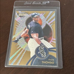 1999 Pacific Revolution Frank Thomas Gold Foil #36 - Picture 1 of 2