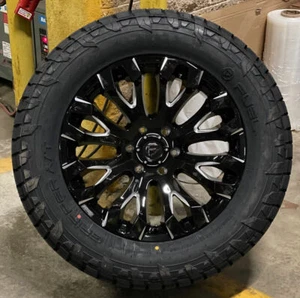 4) 20x9 Fuel D828 Quake Black Wheels 33" AT Tires 8X170 Ford Super Duty F250 - Picture 1 of 3